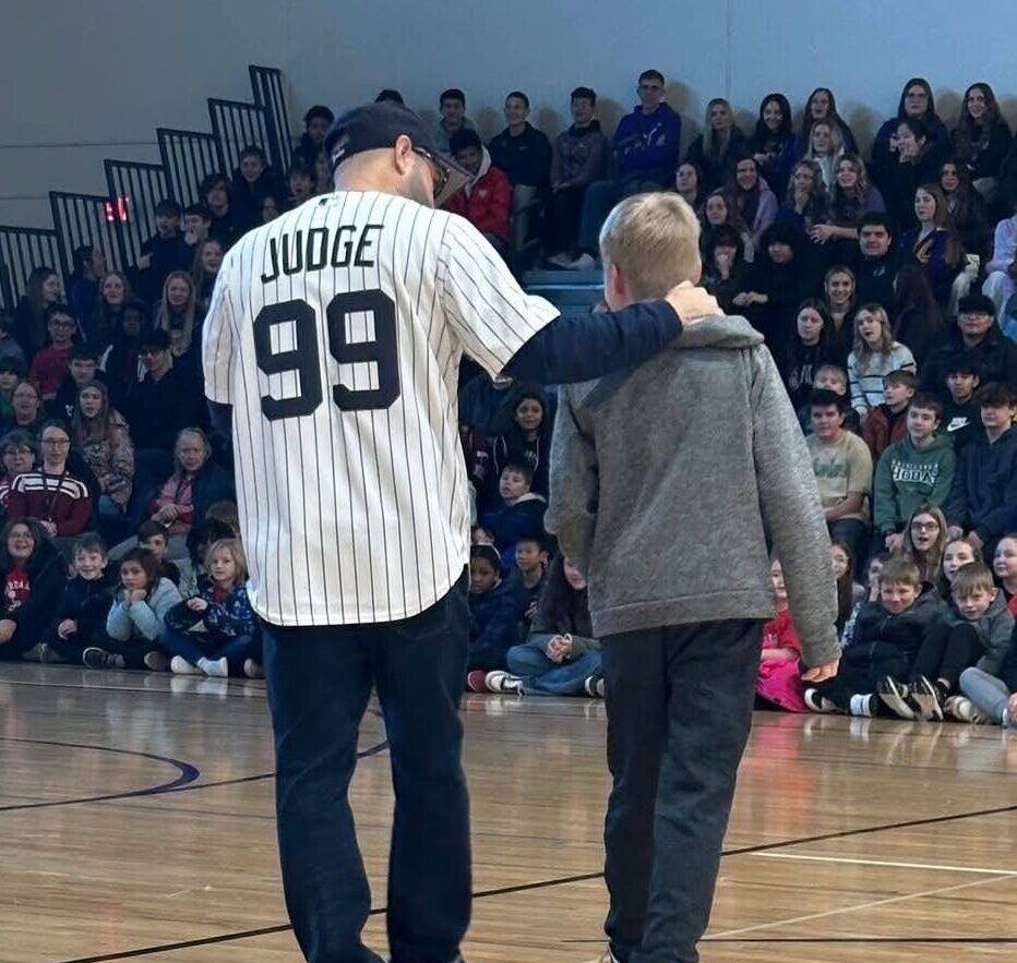Top Youth Motivational Speaker Eddie Cortés at the National Lutheran Schools Spirit Day in Milwaukee, WI